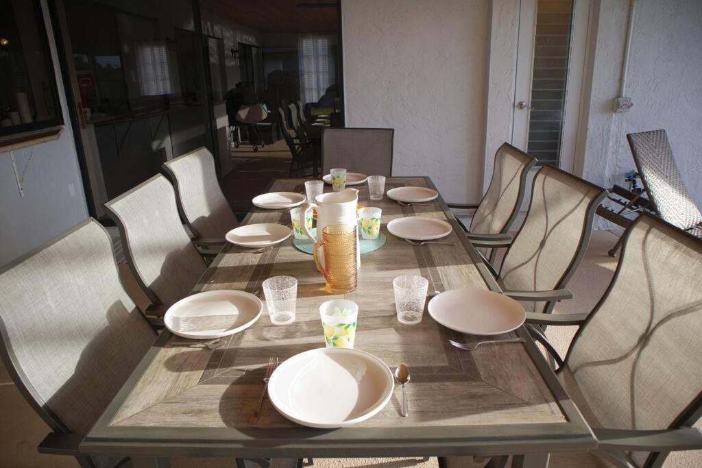 Cozy Retreat, Heated Pool, Water Canal, Bikes,3 Bedroom Cape Coral Kültér fotó