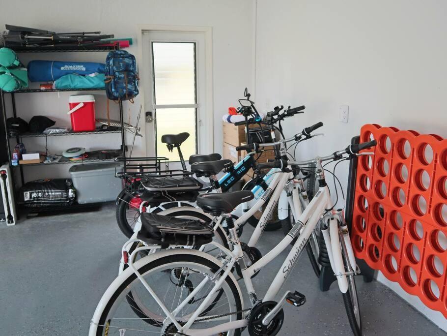 Cozy Retreat, Heated Pool, Water Canal, Bikes,3 Bedroom Cape Coral Kültér fotó