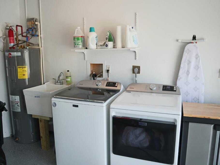 Cozy Retreat, Heated Pool, Water Canal, Bikes,3 Bedroom Cape Coral Kültér fotó