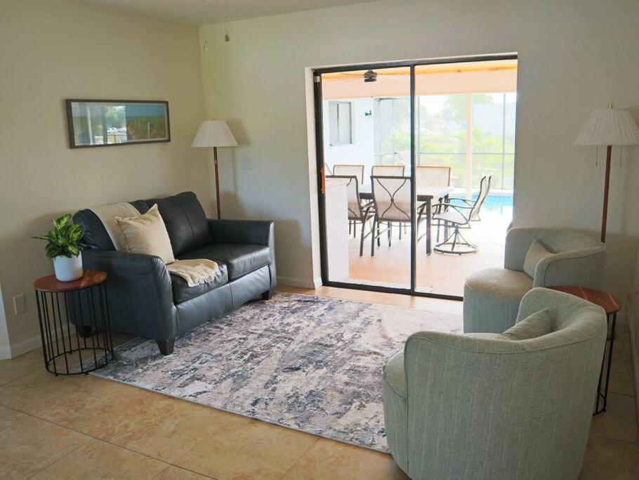Cozy Retreat, Heated Pool, Water Canal, Bikes,3 Bedroom Cape Coral Kültér fotó