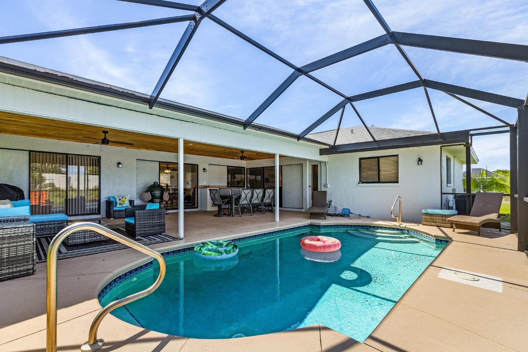 Cozy Retreat, Heated Pool, Water Canal, Bikes,3 Bedroom Cape Coral Kültér fotó