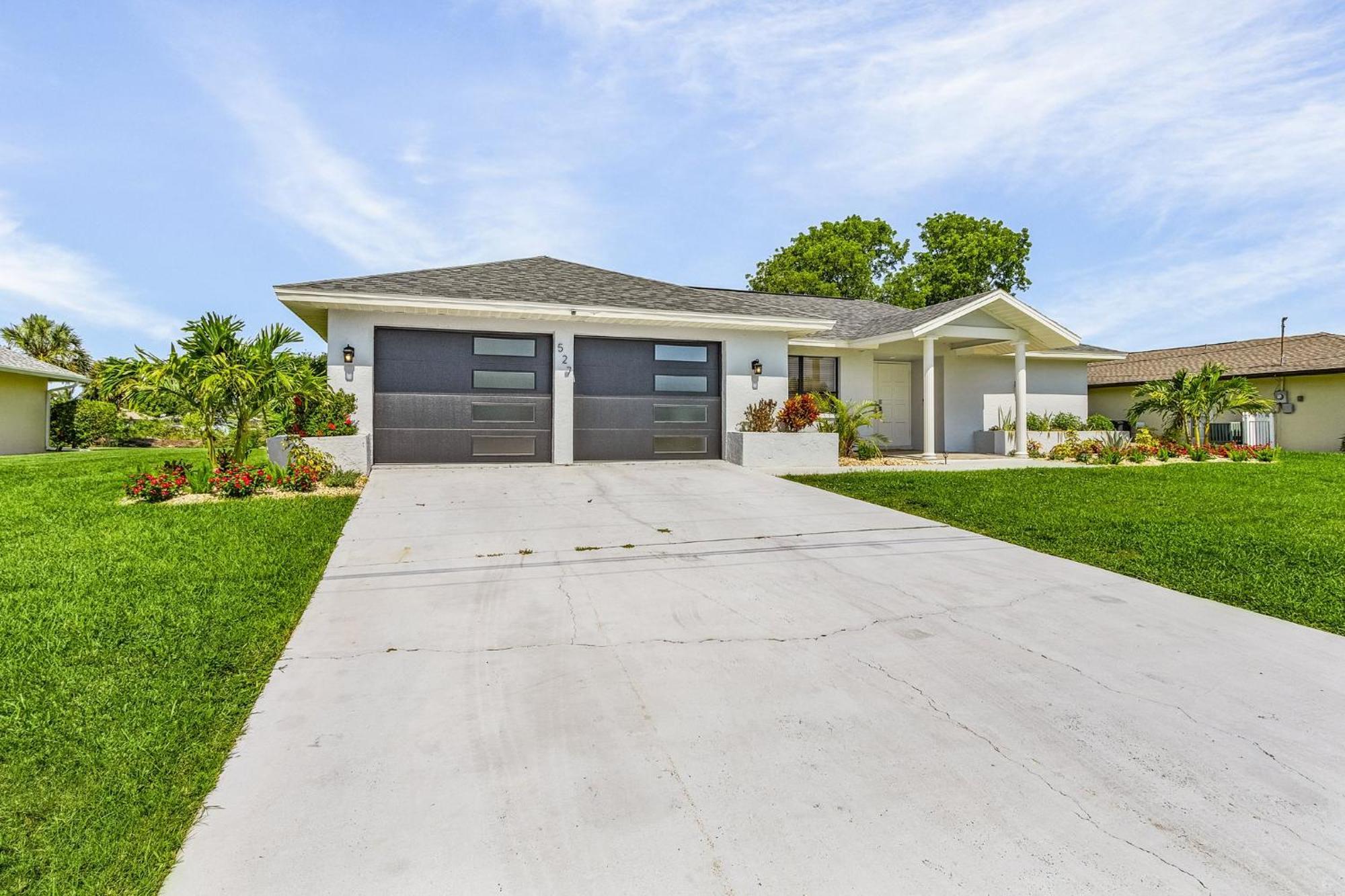 Cozy Retreat, Heated Pool, Water Canal, Bikes,3 Bedroom Cape Coral Kültér fotó