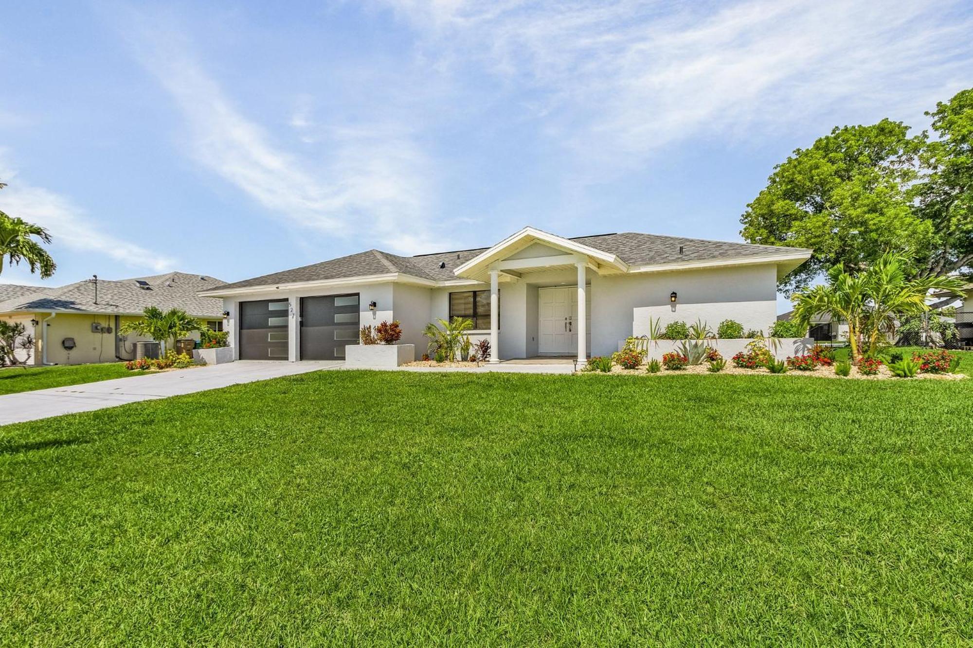 Cozy Retreat, Heated Pool, Water Canal, Bikes,3 Bedroom Cape Coral Kültér fotó