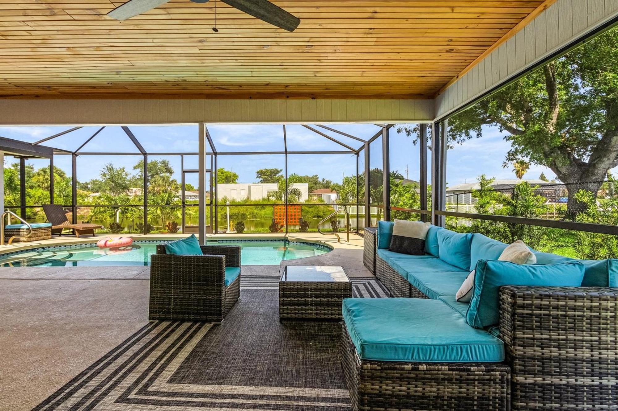 Cozy Retreat, Heated Pool, Water Canal, Bikes,3 Bedroom Cape Coral Kültér fotó